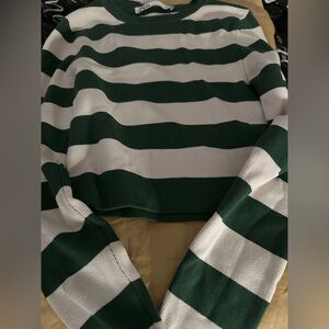 Zara cropped knit sweater size S
